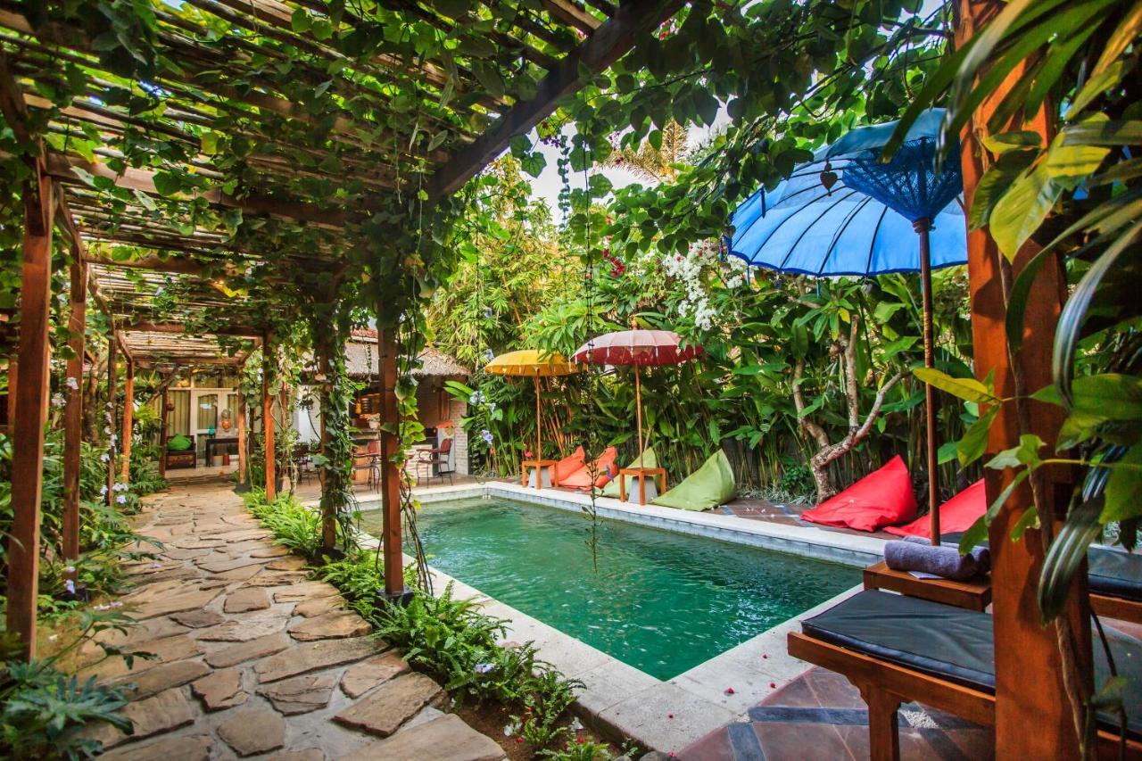 Bening Hut And Spa スミニャック エクステリア 写真